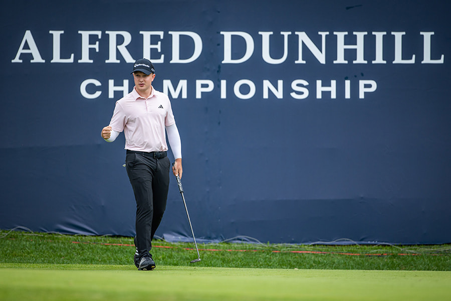 Jayden Schaper celebrates his winning putt
